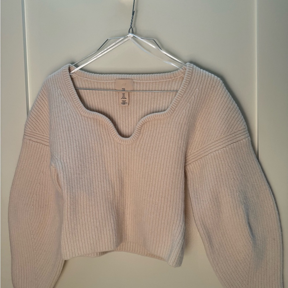 H&M Cream Ribbed V-Notch Crew Sweater